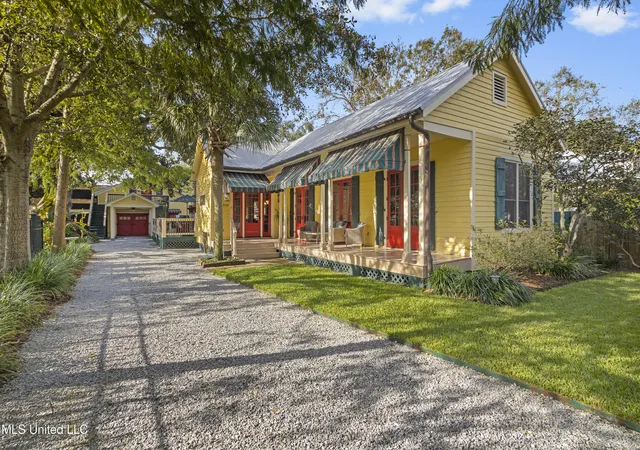 Photo 1 of Single family home for sale at 208 Saint Charles St, Bay Saint Louis, MS 39520 | MLS# 4160780 | Listing updated on 2026-09-02