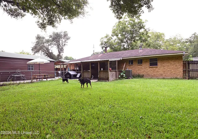 Photo 2 of Sale Pending at 9816 Briarcliff Dr, Moss Point, MS 39562 | MLS# 4160593 | Listing updated on 2026-09-08