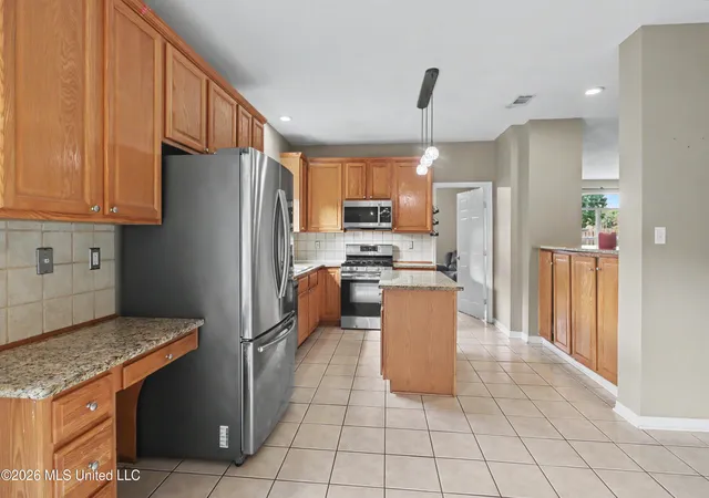 Photo 3 of Single family home for sale at 1564 Applewood Ct, Biloxi, MS 39532 | MLS# 4160571 | Listing updated on 2026-10-15