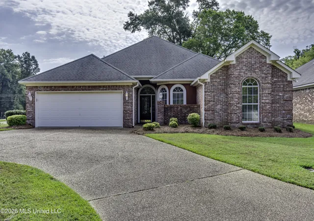 Photo 1 of Single family home for sale at 381 Bradford Dr, Brandon, MS 39047 | MLS# 4160766 | Listing updated on 2026-09-25