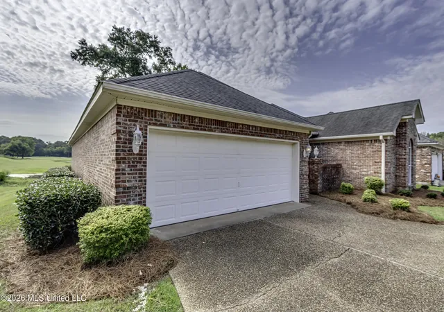 Photo 4 of Single family home for sale at 381 Bradford Dr, Brandon, MS 39047 | MLS# 4160766 | Listing updated on 2026-09-25