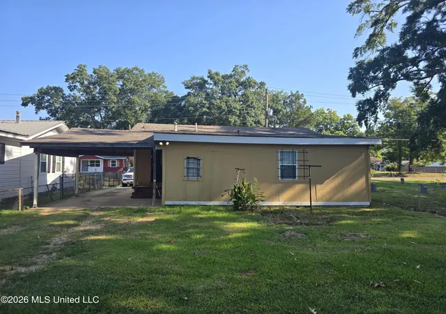 Photo 1 of Single family home for sale at 2013 W Ridgeway St, Jackson, MS 39213 | MLS# 4160939 | Listing updated on 2026-08-31