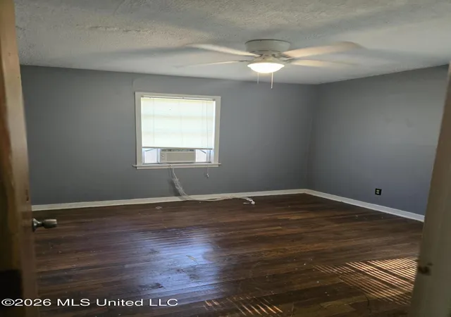 Photo 2 of Single family home for sale at 2013 W Ridgeway St, Jackson, MS 39213 | MLS# 4160939 | Listing updated on 2026-08-31