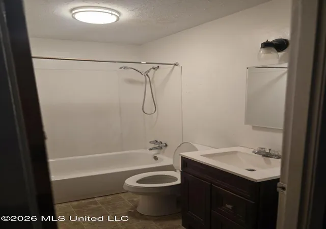 Photo 3 of Single family home for sale at 2013 W Ridgeway St, Jackson, MS 39213 | MLS# 4160939 | Listing updated on 2026-08-31