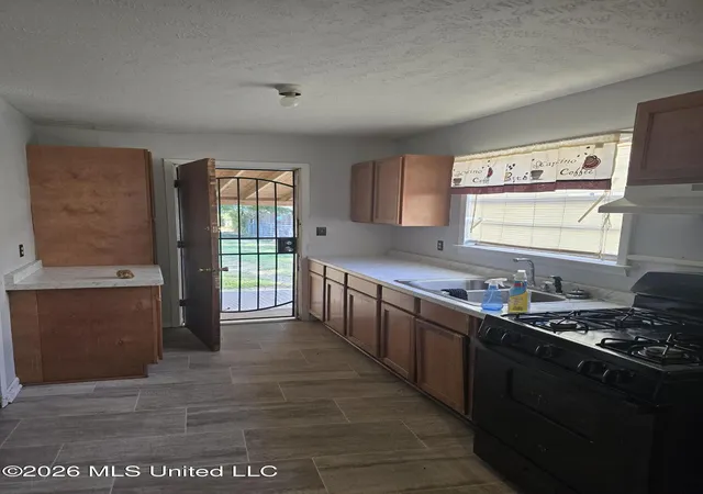 Photo 4 of Single family home for sale at 2013 W Ridgeway St, Jackson, MS 39213 | MLS# 4160939 | Listing updated on 2026-08-31