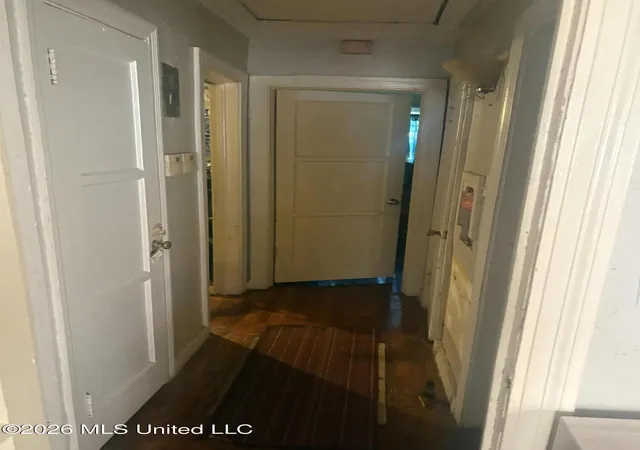 Photo 4 of Single family home for sale at 284 S Redwood Ave, Jackson, MS 39209 | MLS# 4160576 | Listing updated on 2026-08-27