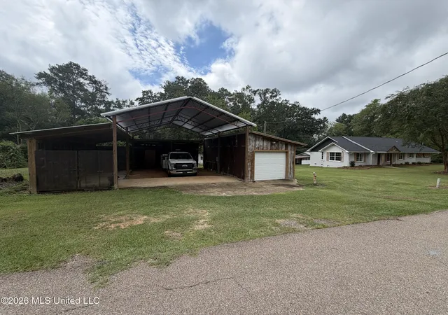 Photo 41 of Sale Pending at 210 W Laurel Ave, Mendenhall, MS 39114 | MLS# 4160678 | Listing updated on 2026-09-10
