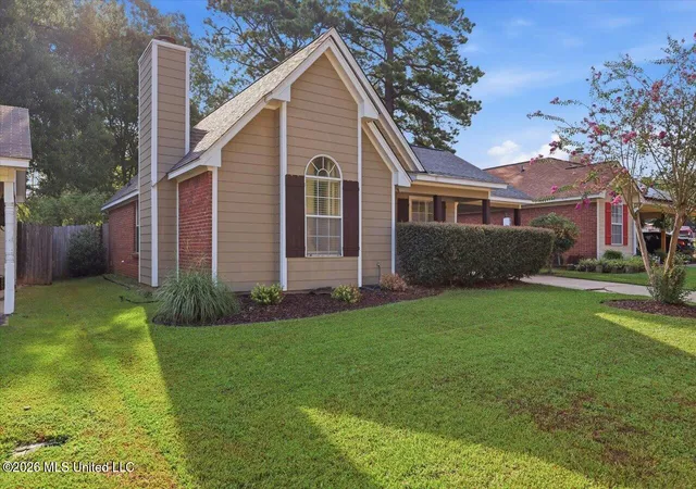 Photo 2 of Sale Pending at 1018 Barnett Bend Cir, Brandon, MS 39047 | MLS# 4160765 | Listing updated on 2026-09-03