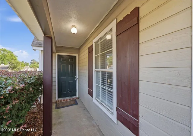 Photo 3 of Sale Pending at 1018 Barnett Bend Cir, Brandon, MS 39047 | MLS# 4160765 | Listing updated on 2026-09-03