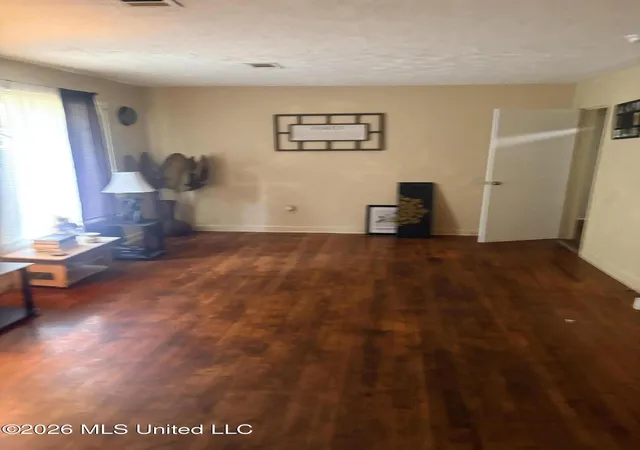 Photo 3 of Single family home for sale at 2006 E Paden St, Jackson, MS 39204 | MLS# 4160580 | Listing updated on 2026-09-17