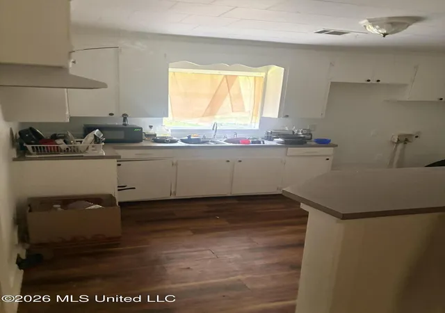 Photo 3 of Single family home for sale at 2006 E Paden St, Jackson, MS 39204 | MLS# 4160580 | Listing updated on 2026-09-17