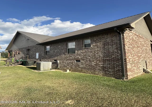 Photo 3 of Single family home for sale at 2214 Mallalieu Dr, Ruth, MS 39662 | MLS# 4160664 | Listing updated on 2026-08-28