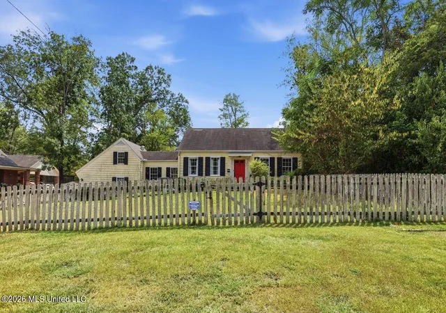 Photo 3 of Single family home for sale at 621 Eagle Ave, Jackson, MS 39206 | MLS# 4160634 | Listing updated on 2026-09-11