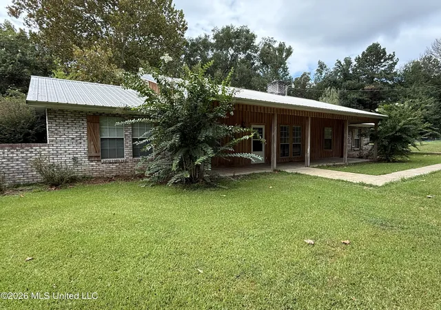 Photo 3 of Single family home for sale at 411 Drysdale Rd, Carthage, MS 39051 | MLS# 4160773 | Listing updated on 2026-08-28