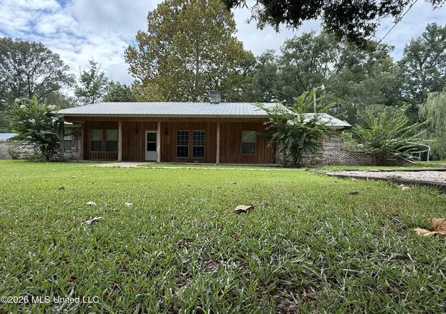 Photo 3 of Single family home for sale at 411 Drysdale Rd, Carthage, MS 39051 | MLS# 4160773 | Listing updated on 2026-08-28