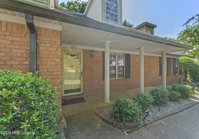 Photo 2 of Single family home for sale at 8527 Collinswood Dr, Olive Branch, MS 38654 | MLS# 4160617 | Listing updated on 2026-08-31