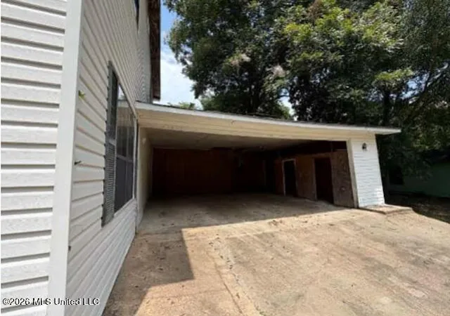 Photo 2 of Single family home for sale at 109 Gayosa Ave, Natchez, MS 39120 | MLS# 4160616 | Listing updated on 2026-08-27