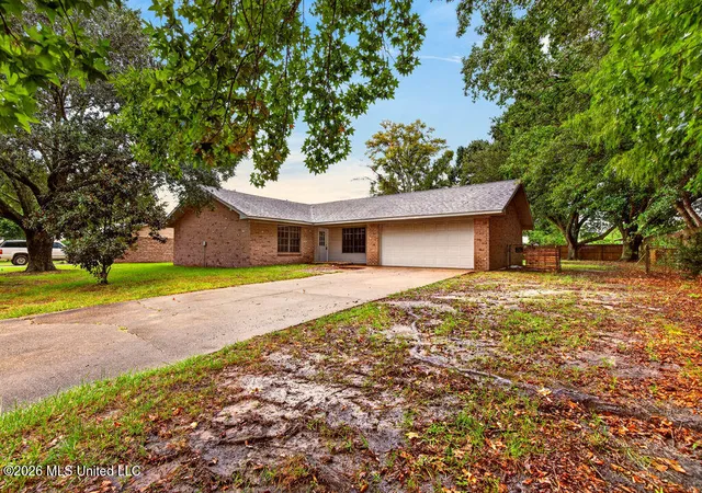 Photo 3 of Single family home for sale at 2320 Lynn Ave, Gulfport, MS 39503 | MLS# 4160636 | Listing updated on 2026-08-27