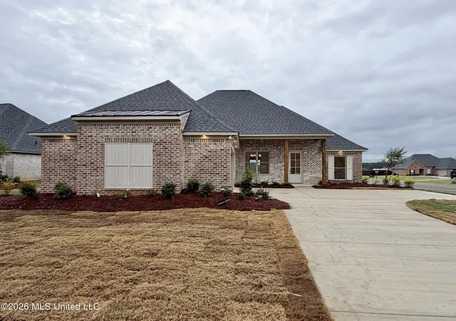Photo 1 of Single family home for sale at 141 Palace Xing, Flowood, MS 39232 | MLS# 4160645 | Listing updated on 2026-09-14
