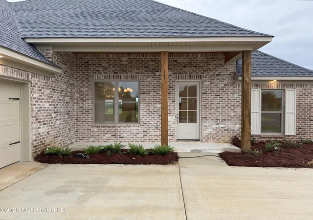 Photo 2 of Single family home for sale at 141 Palace Xing, Flowood, MS 39232 | MLS# 4160645 | Listing updated on 2026-09-14