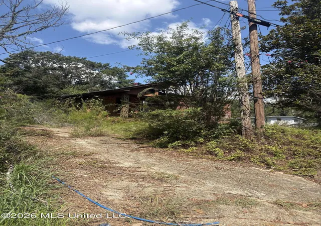 Photo 1 of Single family home for sale at 214 Banks St, Hazlehurst, MS 39083 | MLS# 4160856 | Listing updated on 2026-08-29