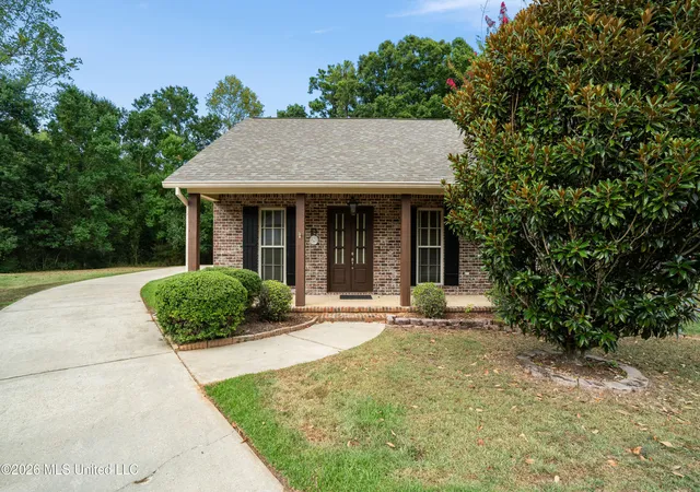 Photo 1 of Single family home for sale at 24 Fleur De Lis, Hattiesburg, MS 39402 | MLS# 4160669 | Listing updated on 2026-08-28