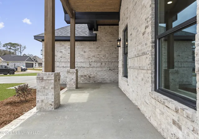 Photo 3 of Sale Pending at 2014 Parkview Dr, Gautier, MS 39553 | MLS# 4160692 | Listing updated on 2026-08-29