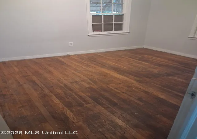Photo 3 of Single family home for sale at 984 Winn St, Jackson, MS 39204 | MLS# 4160680 | Listing updated on 2026-08-28