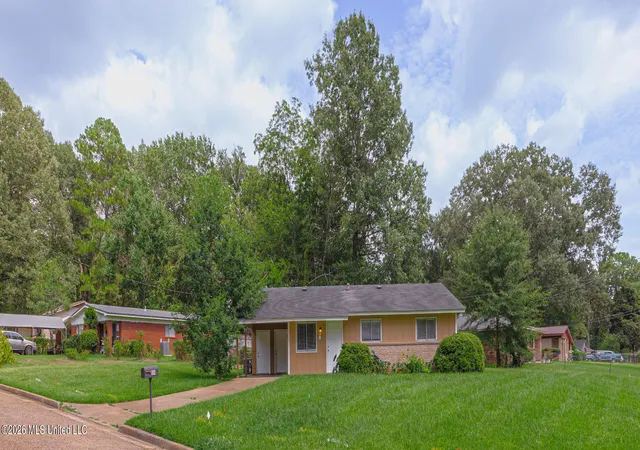 Photo 1 of Sale Pending at 604 Queen Melissa Ln, Jackson, MS 39209 | MLS# 4160688 | Listing updated on 2026-09-01