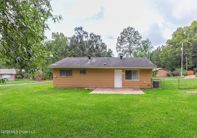 Photo 3 of Sale Pending at 604 Queen Melissa Ln, Jackson, MS 39209 | MLS# 4160688 | Listing updated on 2026-09-01