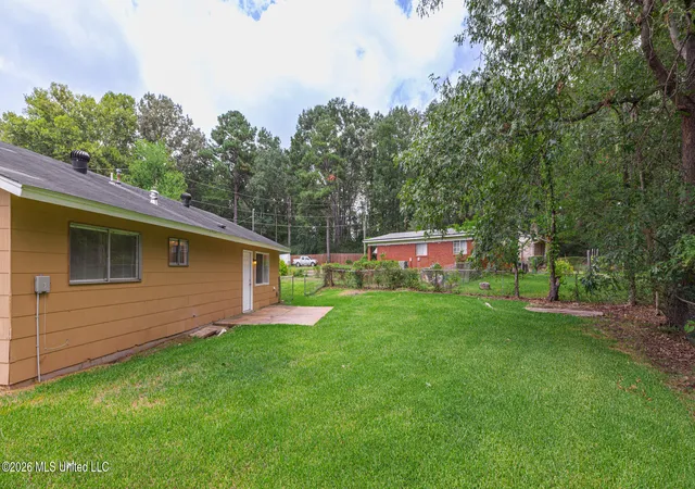 Photo 3 of Sale Pending at 604 Queen Melissa Ln, Jackson, MS 39209 | MLS# 4160688 | Listing updated on 2026-09-01