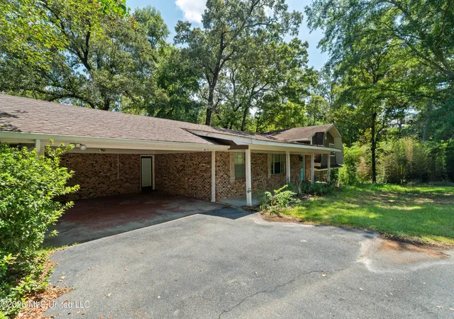 Photo 4 of Single family home for sale at 1431 N Hwy 29, Ellisville, MS 39437 | MLS# 4160759 | Listing updated on 2026-08-28
