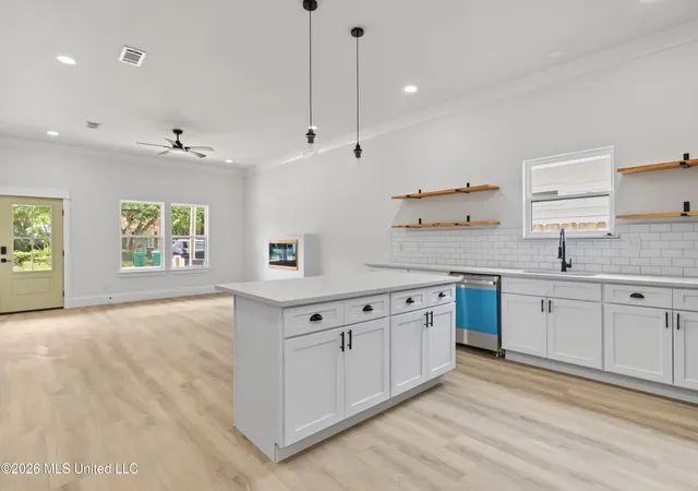 Photo 4 of Single family home for sale at 828 Regnault Ave, Gulfport, MS 39501 | MLS# 4160748 | Listing updated on 2026-08-28