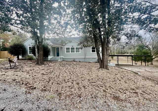 Photo 1 of Single family home for sale at 519 W Hwy 82, Starkville, MS 39759 | MLS# 4160733 | Listing updated on 2026-09-28