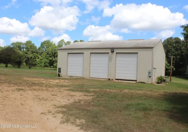 Photo 2 of Single family home for sale at 6631 Hamburg Rd, Roxie, MS 39661 | MLS# 4160834 | Listing updated on 2026-10-01