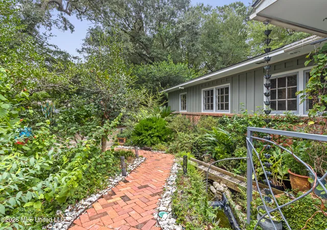 Photo 3 of Single family home for sale at 1238 Iberville Dr, Ocean Springs, MS 39564 | MLS# 4161011 | Listing updated on 2026-09-05