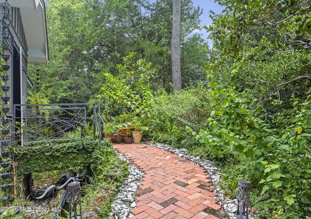 Photo 4 of Single family home for sale at 1238 Iberville Dr, Ocean Springs, MS 39564 | MLS# 4161011 | Listing updated on 2026-09-05