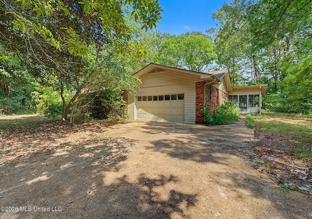 Photo 4 of Sale Pending at 3206 Fogg Rd, Nesbit, MS 38651 | MLS# 4160911 | Listing updated on 2026-09-09