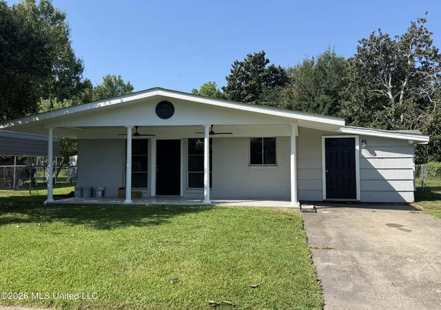 Photo 1 of Sale Pending at 1114 Pear St, Vidalia, LA 71373 | MLS# 4160818 | Listing updated on 2026-09-01