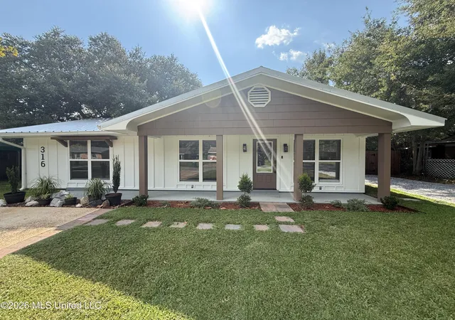 Photo 1 of Single family home for sale at 316 Mincheck Rd, Ocean Springs, MS 39564 | MLS# 4160736 | Listing updated on 2026-09-09