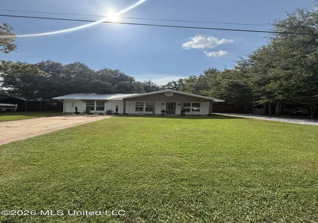 Photo 2 of Single family home for sale at 316 Mincheck Rd, Ocean Springs, MS 39564 | MLS# 4160736 | Listing updated on 2026-09-09