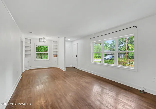 Photo 3 of Single family home for sale at 2004 Ridgeway Ln, Hattiesburg, MS 39401 | MLS# 4160989 | Listing updated on 2026-08-31