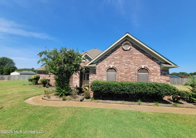 Photo 2 of Single family home for sale at 13165 Coldwater Dr, Olive Branch, MS 38654 | MLS# 4160785 | Listing updated on 2026-09-03