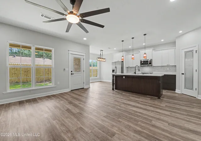 Photo 4 of Single family home for sale at 528 Plum St, Ocean Springs, MS 39564 | MLS# 4160782 | Listing updated on 2026-08-28