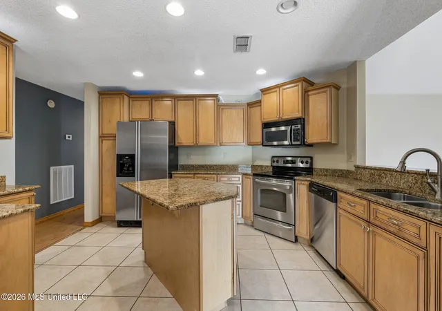 Photo 3 of Single family home for sale at 682 Oahu St, Diamondhead, MS 39525 | MLS# 4160794 | Listing updated on 2026-09-16