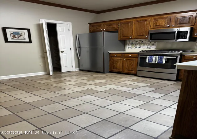 Photo 4 of Sale Pending at 3 Village Green Cir, Jackson, MS 39211 | MLS# 4160822 | Listing updated on 2026-09-18