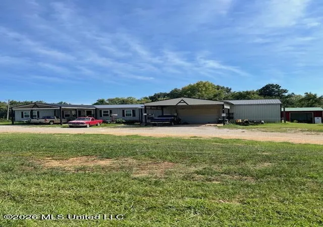 Photo 1 of Sale Pending at 160 Woodsdale Cir, Byhalia, MS 38611 | MLS# 4160852 | Listing updated on 2026-09-12