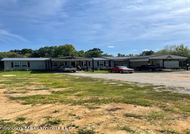 Photo 2 of Sale Pending at 160 Woodsdale Cir, Byhalia, MS 38611 | MLS# 4160852 | Listing updated on 2026-09-12