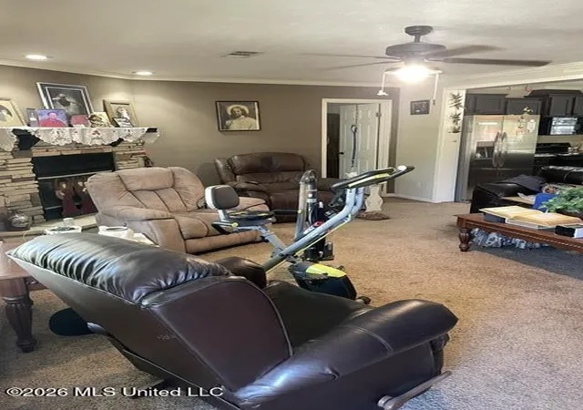 Photo 3 of Sale Pending at 160 Woodsdale Cir, Byhalia, MS 38611 | MLS# 4160852 | Listing updated on 2026-09-12