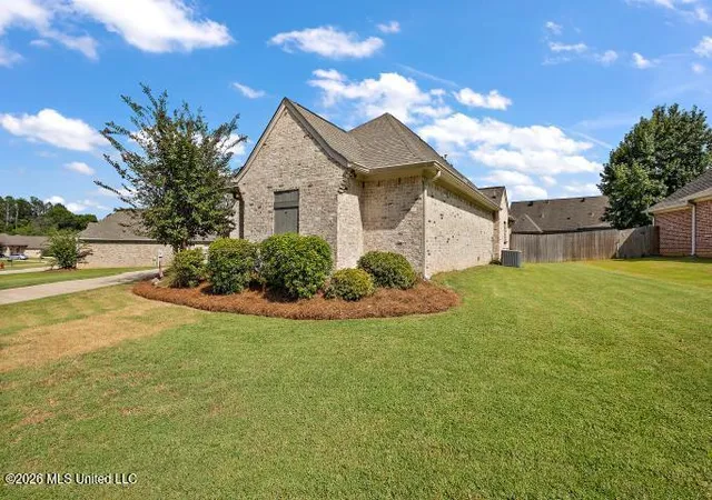Photo 2 of Single family home for sale at 185 Buckhead Dr, Madison, MS 39110 | MLS# 4160919 | Listing updated on 2026-09-21